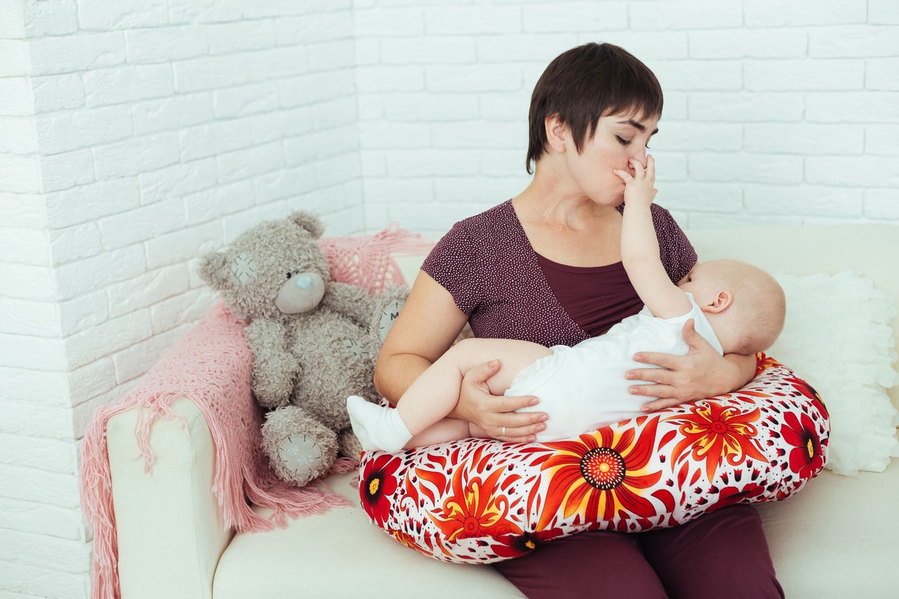 Подушка для кормления ребенка: советы по выбору