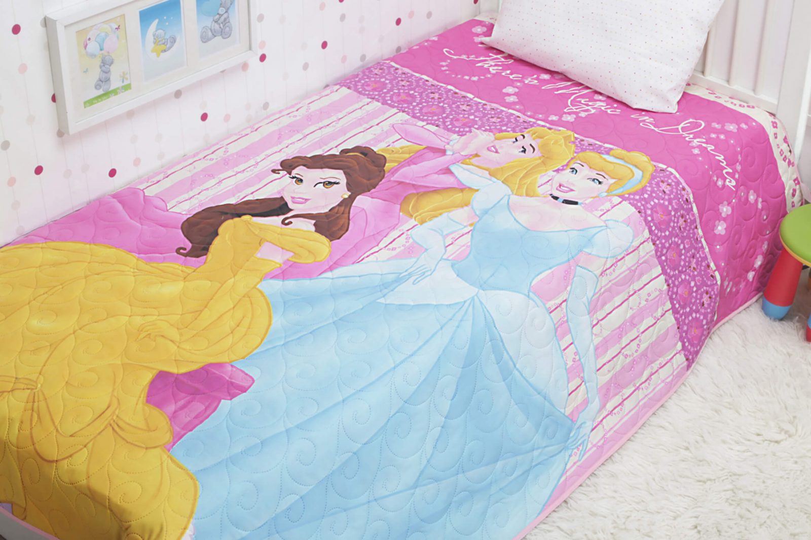 Детское покрывало на кровать для девочки: идеи дизайна