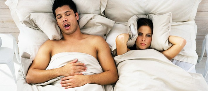 Храп во сне у мужчин: причины и лечение